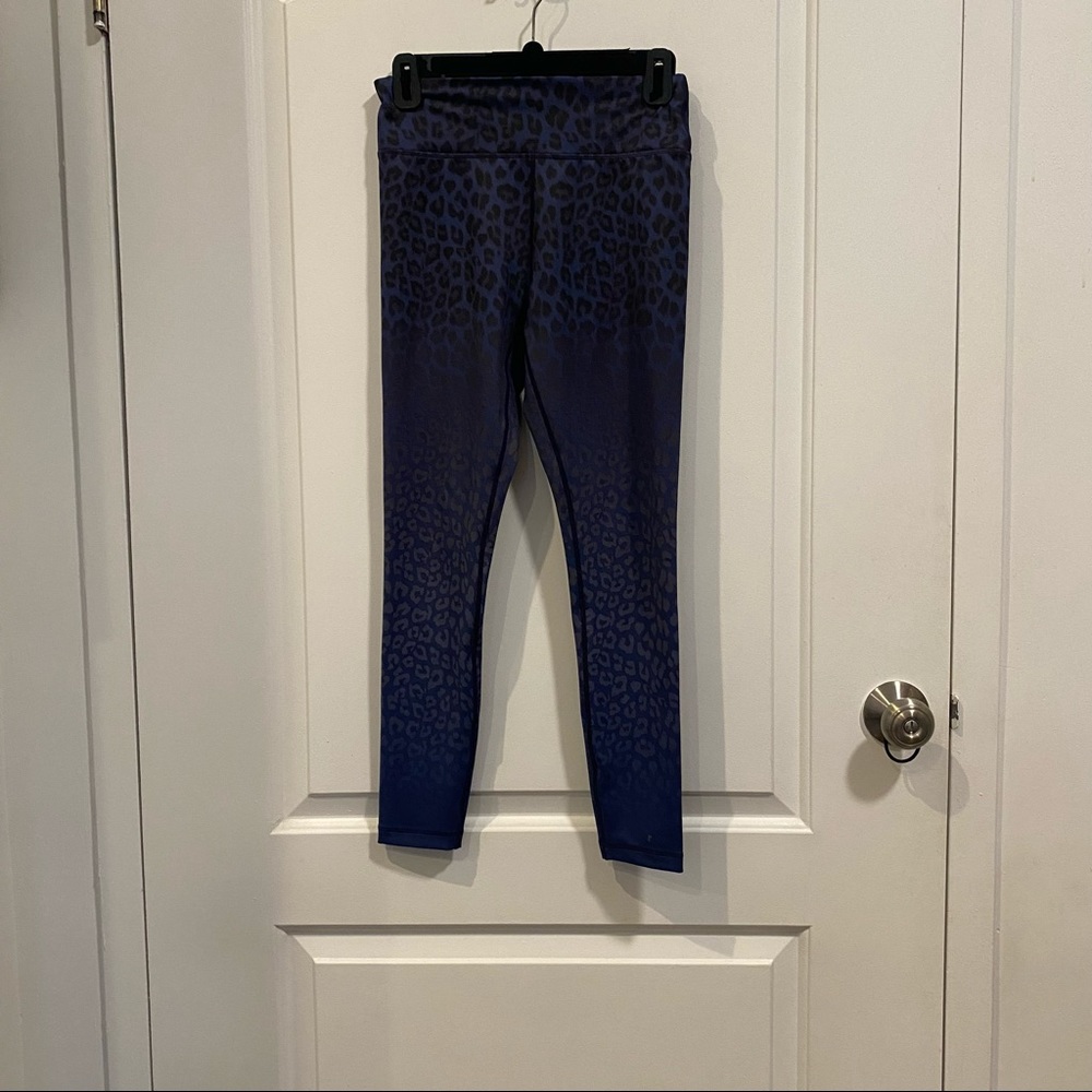 Vie Active Rockwell 7/8 Navy Leopard Leggings - Picture 4 of 5